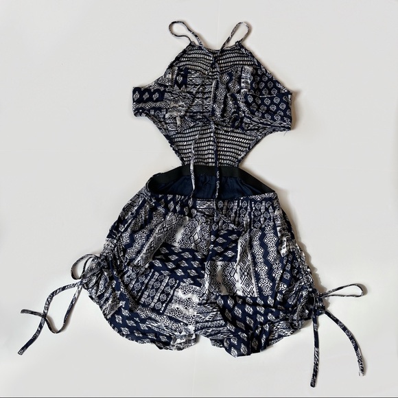 Romper - Picture 2 of 5